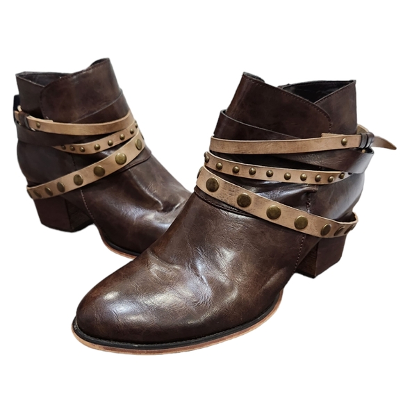 Wanted Western Inspired low heel ankle boots With Wraparound Studded Straps Sz 8 - Picture 3 of 8